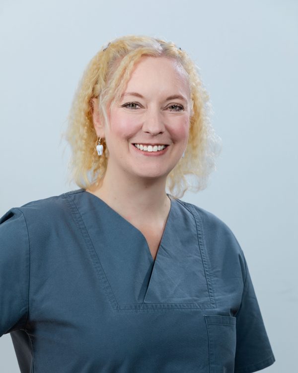 Bianca Mohr, Zahnmedizinische Fachangestellte