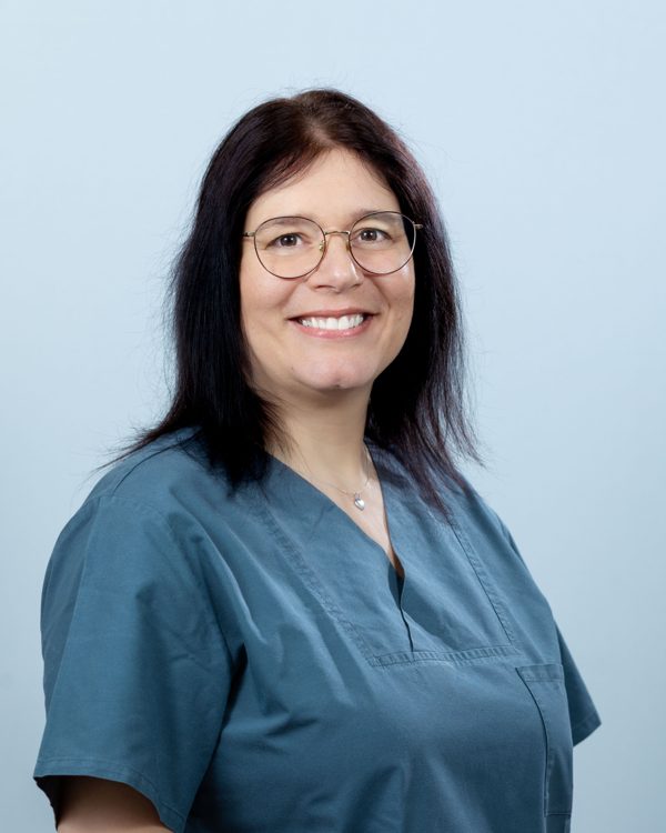 Jessica Schmidt, Zahnmedizinische Fachangestellte
